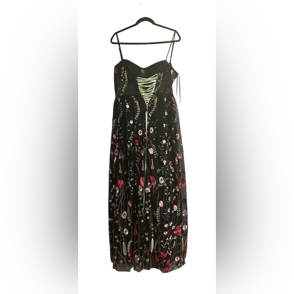 City Studios juniors floral embroidered mesh gown, size 11 - Picture 5 of 9